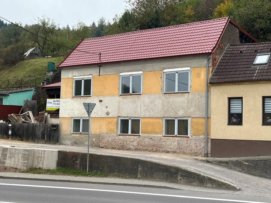 Dokončená střecha domu v Šebrově